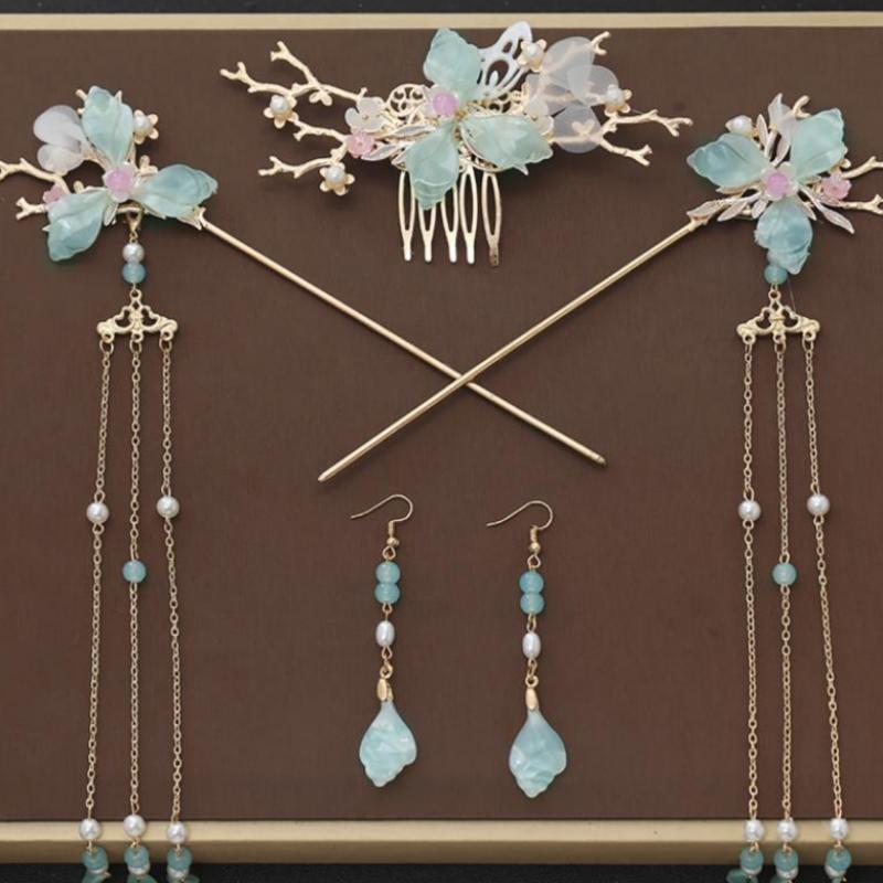 Hanfu hairpin with tassel in silver traditional design