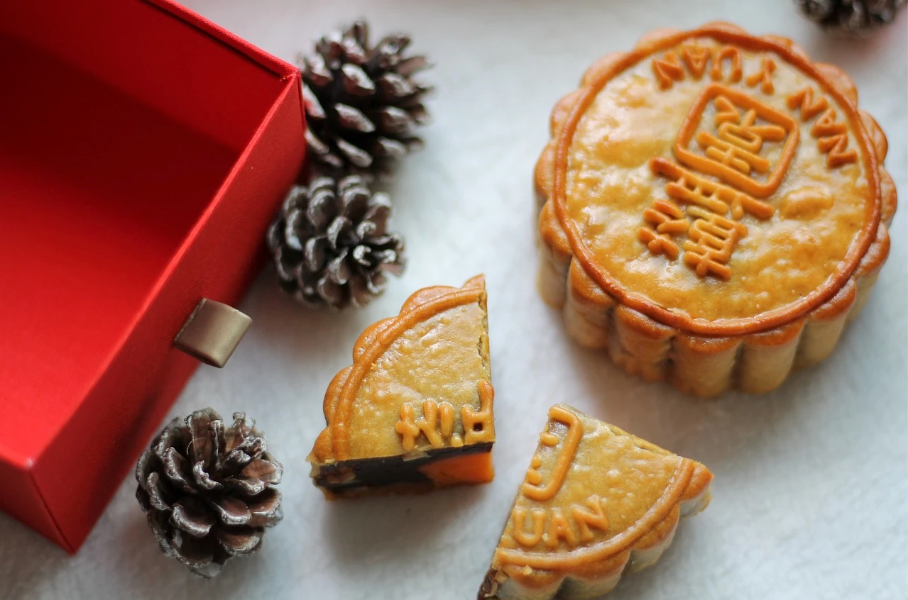 Mooncakes and Mid-Autumn Festival: The meaning of traditional Chinese culture