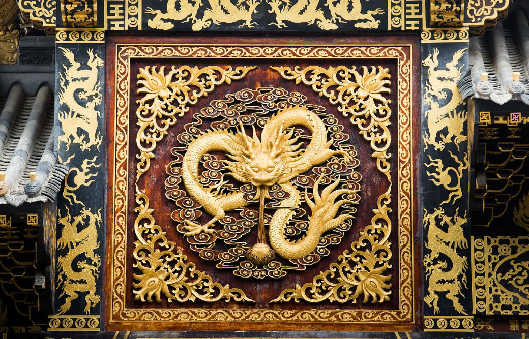 Chinese woodcarving: historical heritage, essence of genre and beauty of craftsmanship