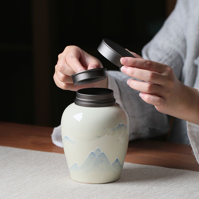 Hand Painted Landscape Tea Pot Underglaze Sealed Ceramic Tea Container