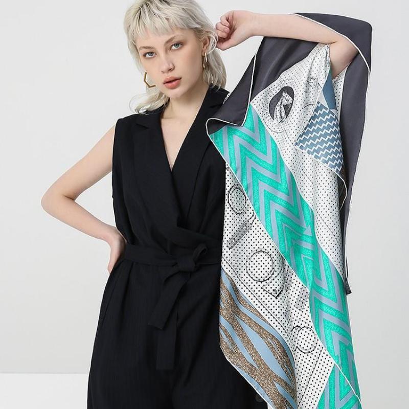 110x110 cm silk scarf