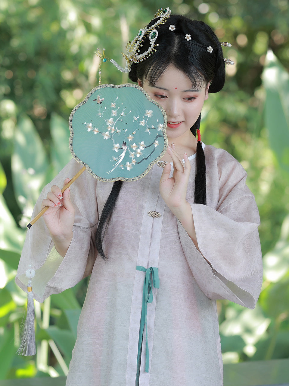 Fan Ancient Style Embroidery Handmade Su Embroidery Ancient Hanfu Palace Fan