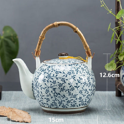 Ceramic teapot for restaurant hotel