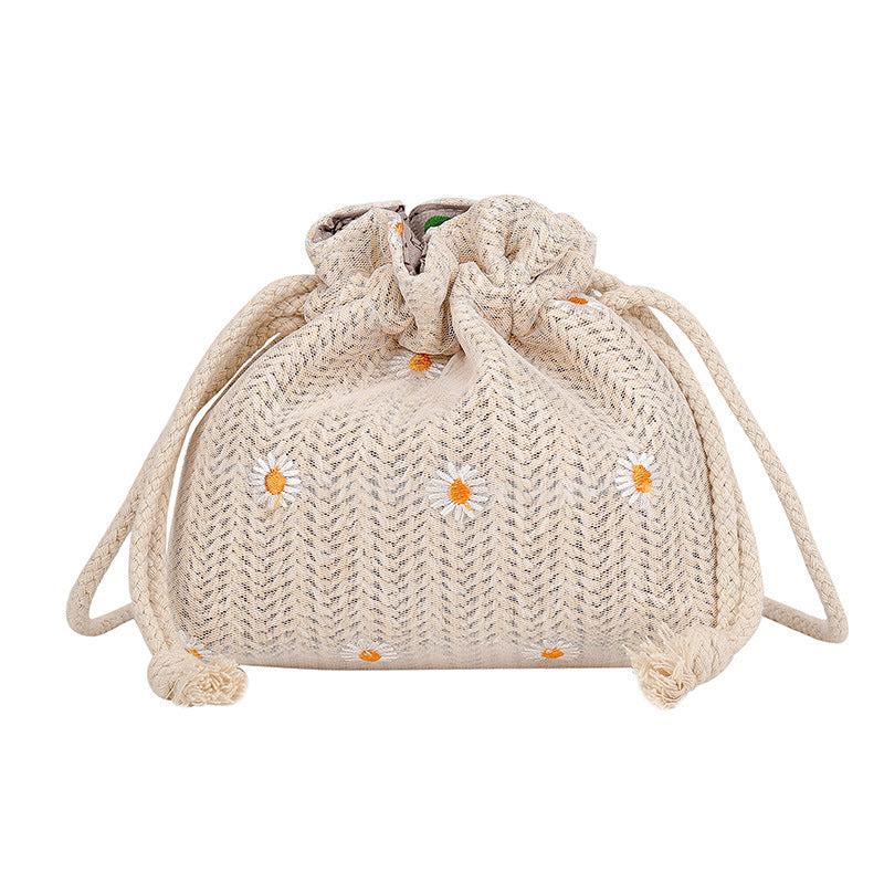 Xiaobao New Summer Foreign Style Embroidery Xiaozou Ju Single Shoulder Straddle Straw Bucket Bag Wholesale