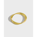 Minimalist Mobius Twisted  Female Silver Ring