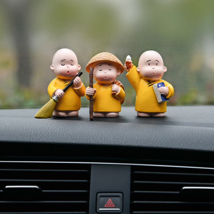 Chinese style second-hand little monk Zen second-hand car resin crafts ornaments