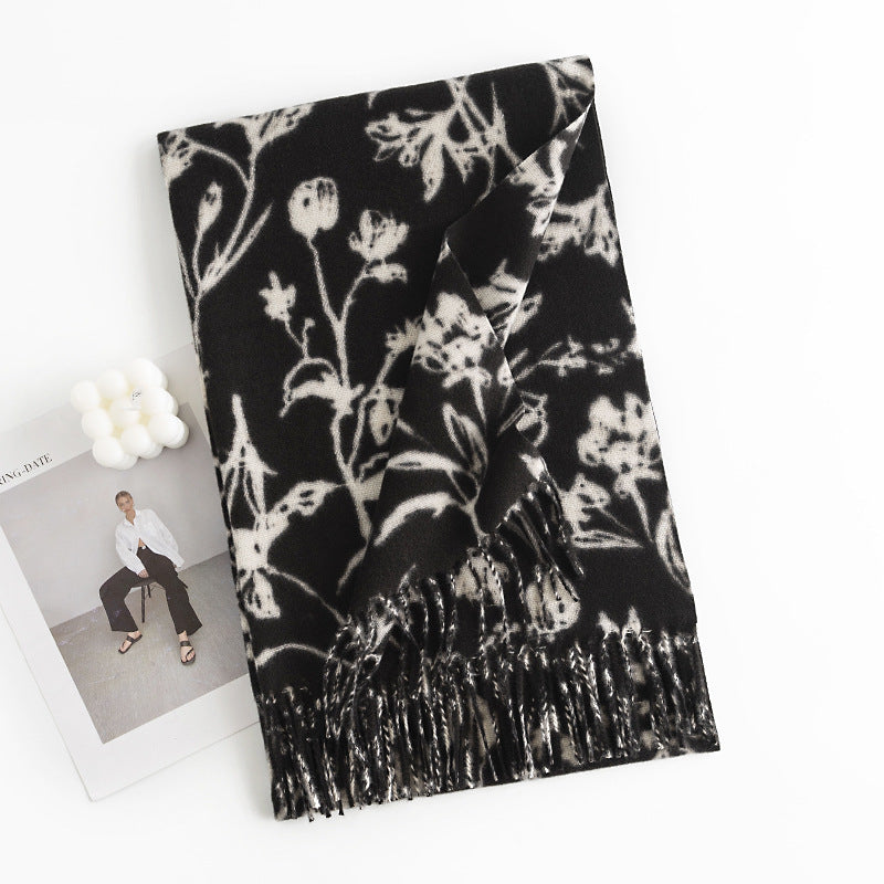 Cream polyester scarf with camellia for winter use