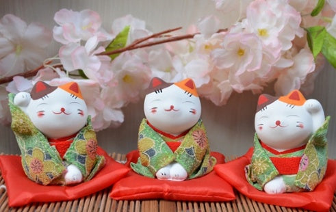 Mini cute Japanese kimono lucky cat ornaments car decoration