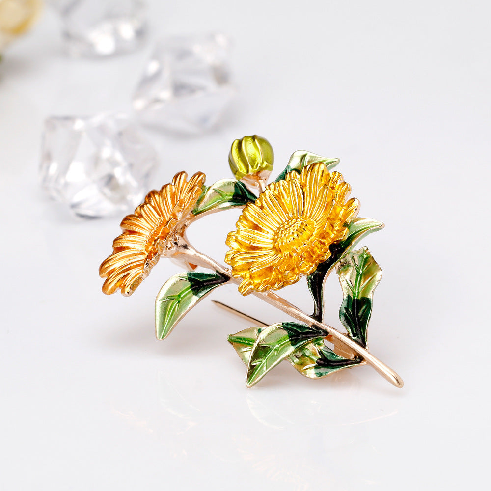 Fashion temperament small daisy Brooch lady Brooch Pin