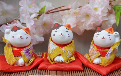 Mini cute Japanese kimono lucky cat ornaments car decoration