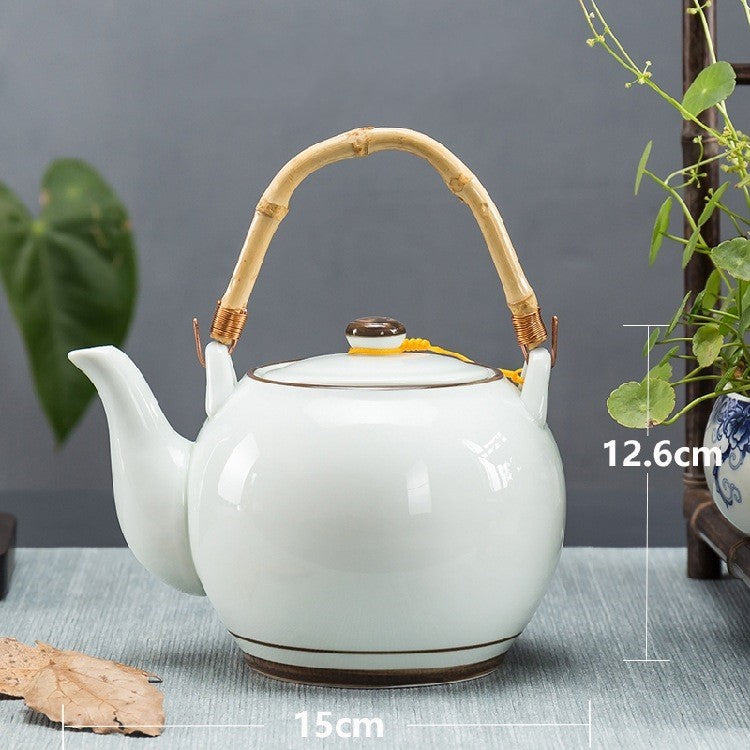 Ceramic teapot for restaurant hotel