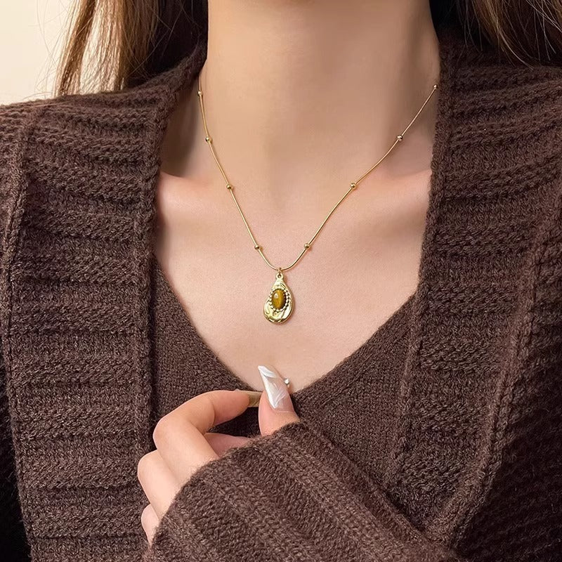 Women's Fashion Jewelry Vintage Amber Necklace Collarbone Chain