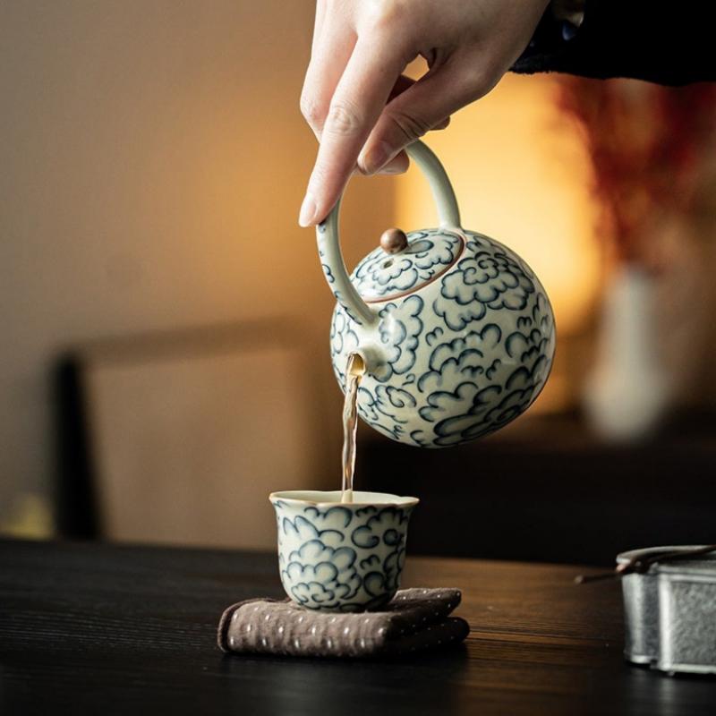 Black Tea Teapot Chinese Ru Porcelain Auspicious Cloud Lifting Beam Teapot-2