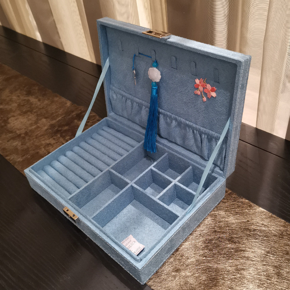 Chinese wooden jewelry box with embroidery and flannel