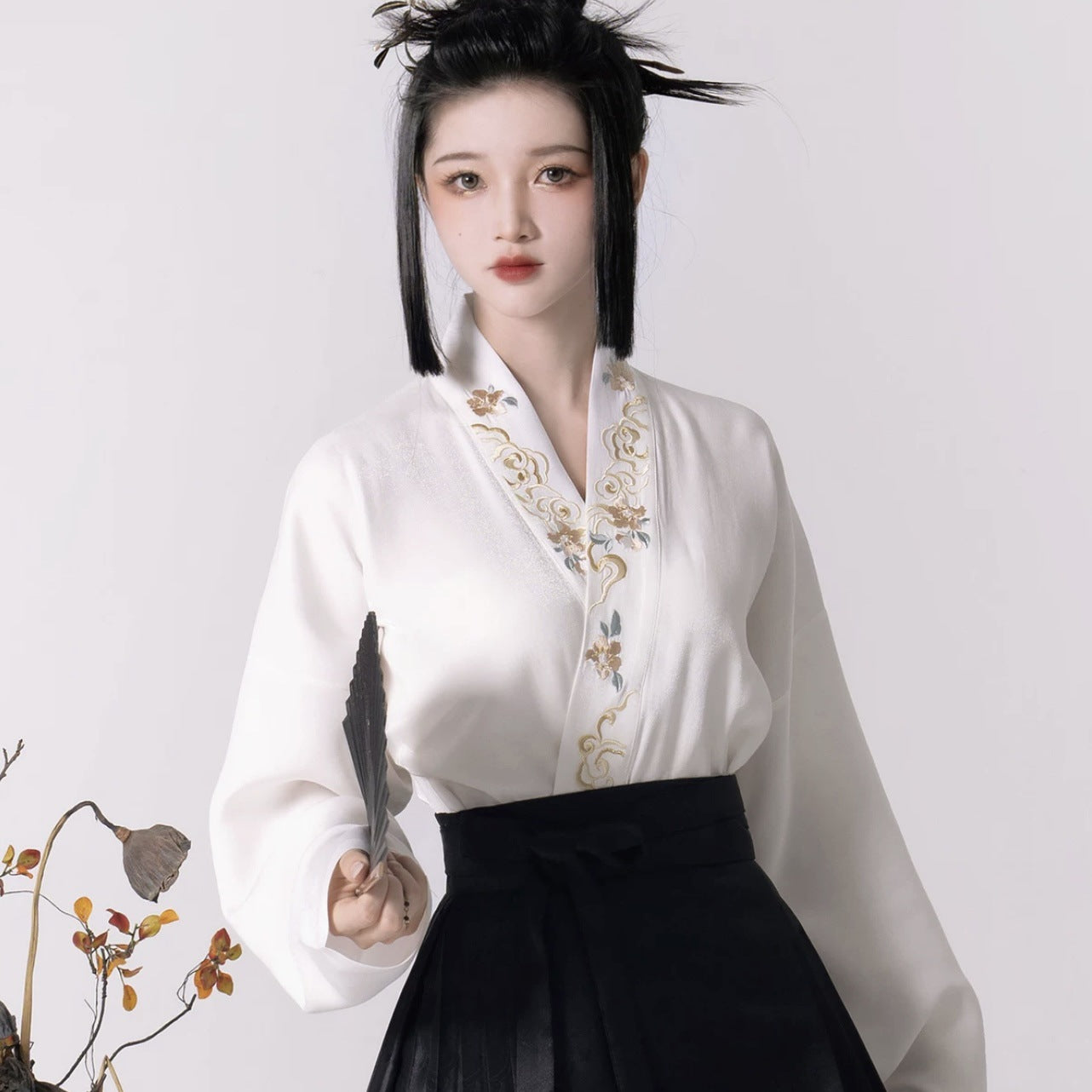 Su Yu Huashang "Dragon Treading Snow" Ming Ma Face Skirt Imitation Makeup Flower Hanfu Women's Aircraft Sleeve New Year's Autumn and Winter Set