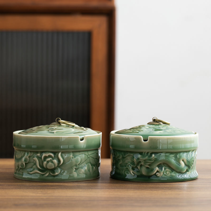 Ceramic Yue Kiln Celadon Ashtray With Cover For Wind Protection