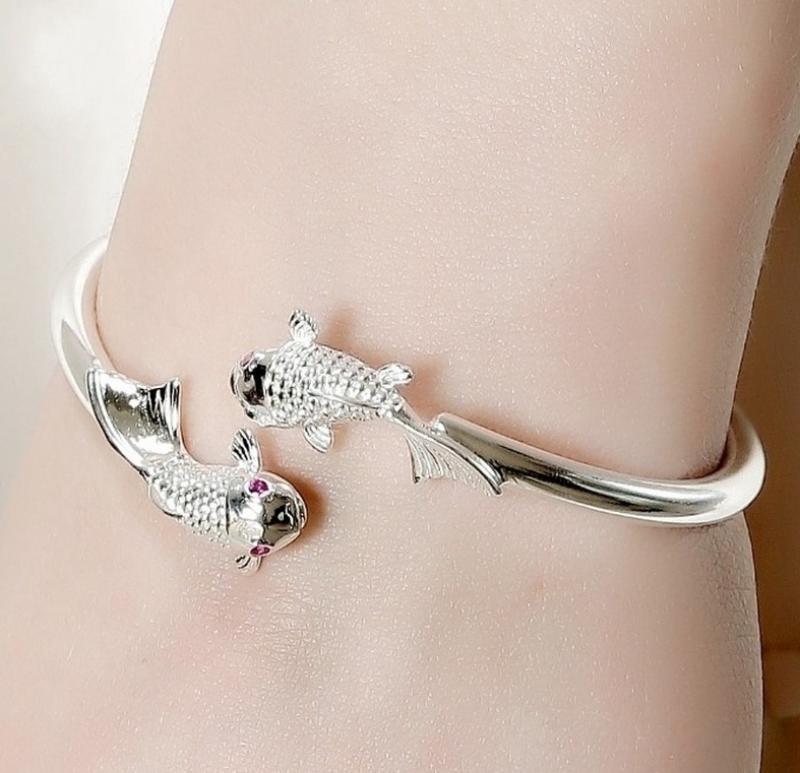 Women's Carp Metal Bracelet